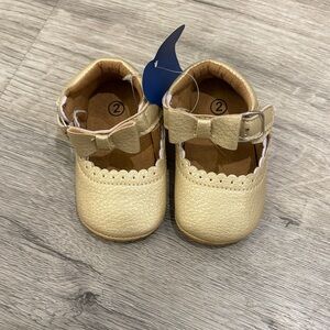 Gold Baby Shoes with Bow